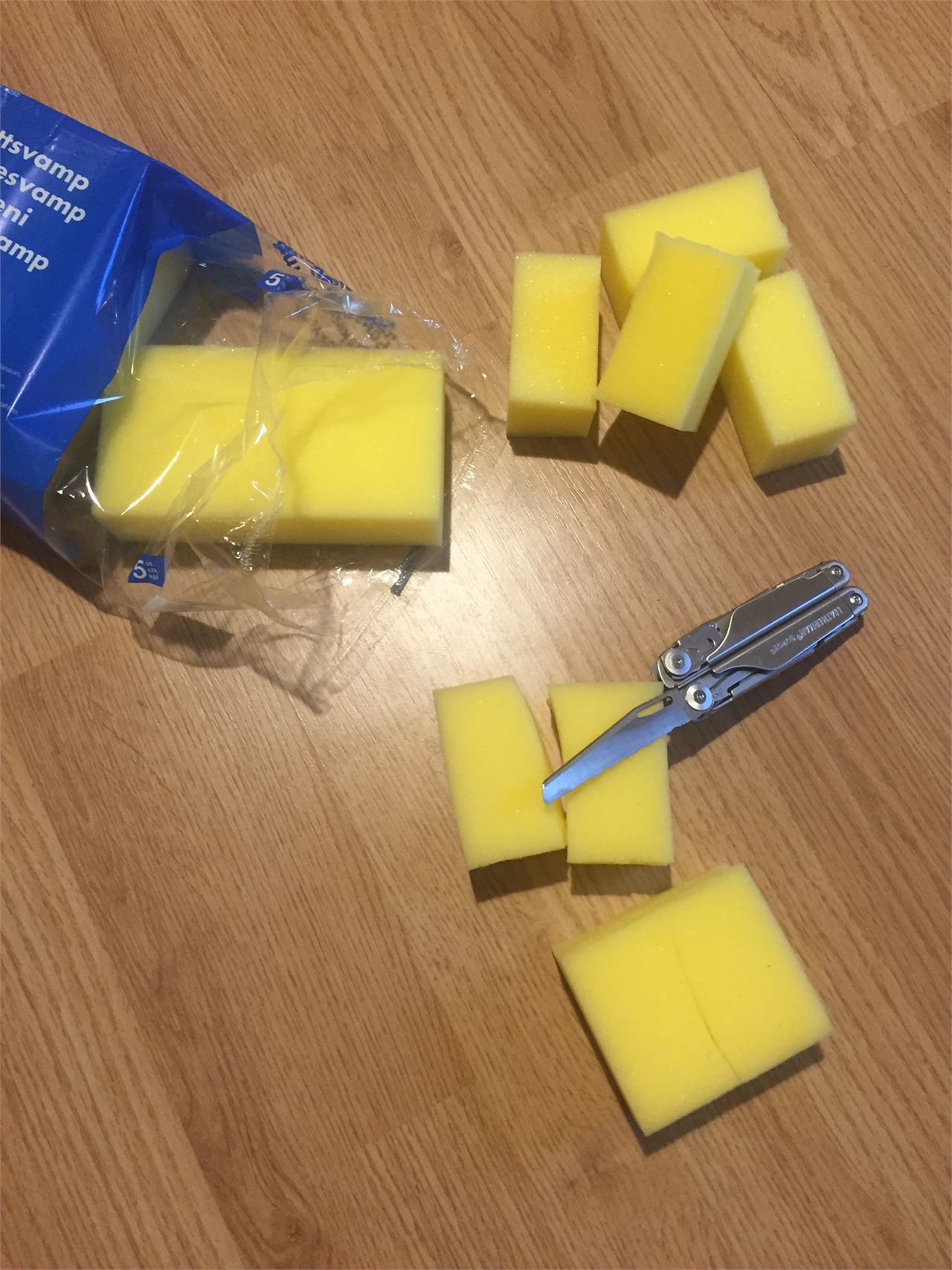 Cutting of the sponges