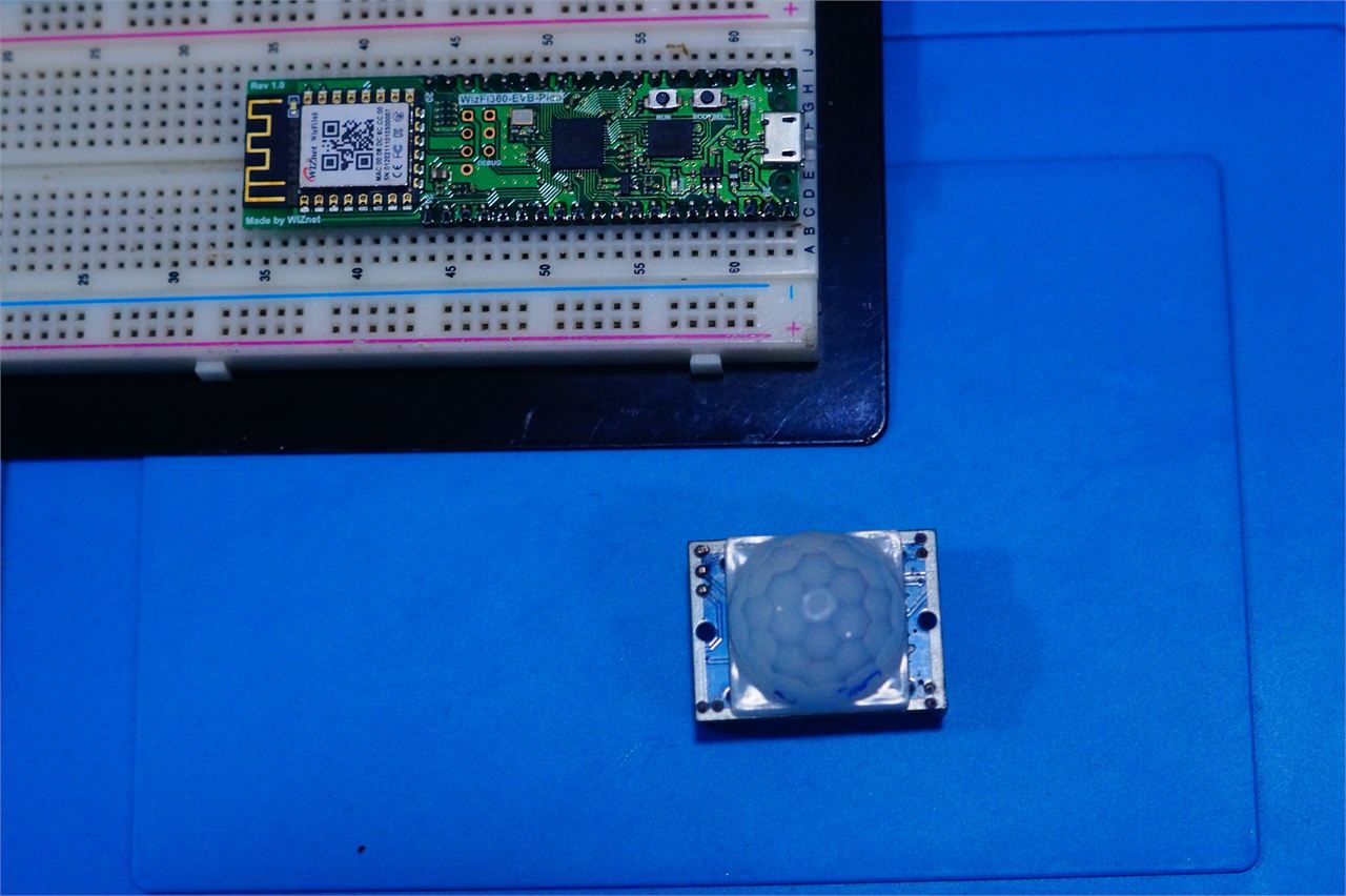 Opensource Pet Feeder using WizFi360-EVB-Pico