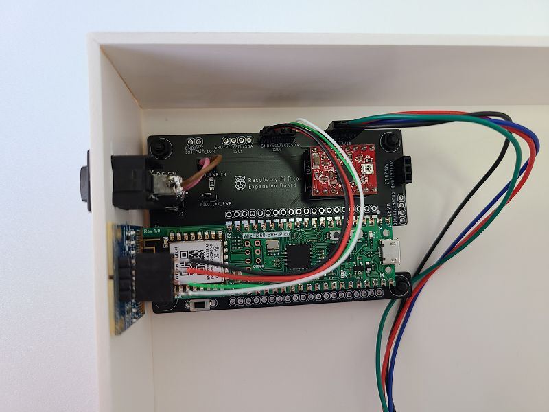 WiFi controlled display turntable, Hardware