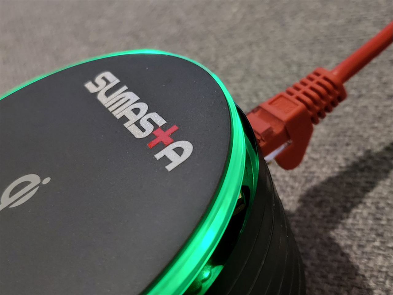WiZ PoeQi : Internet-connected Wireless Qi Charger, Features