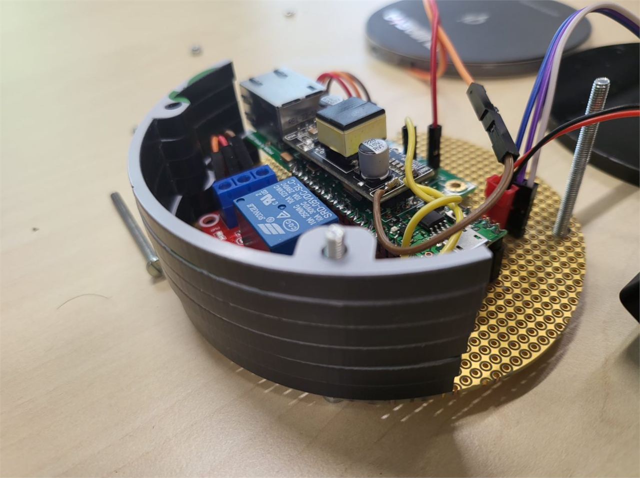 WiZ PoeQi : Internet-connected Wireless Qi Charger, Build Instructions