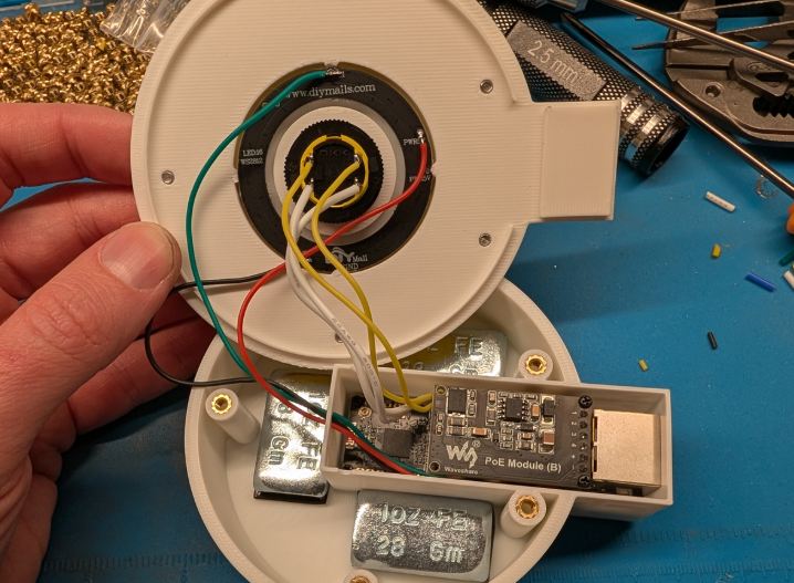 One Cable for Power and the Safety Link