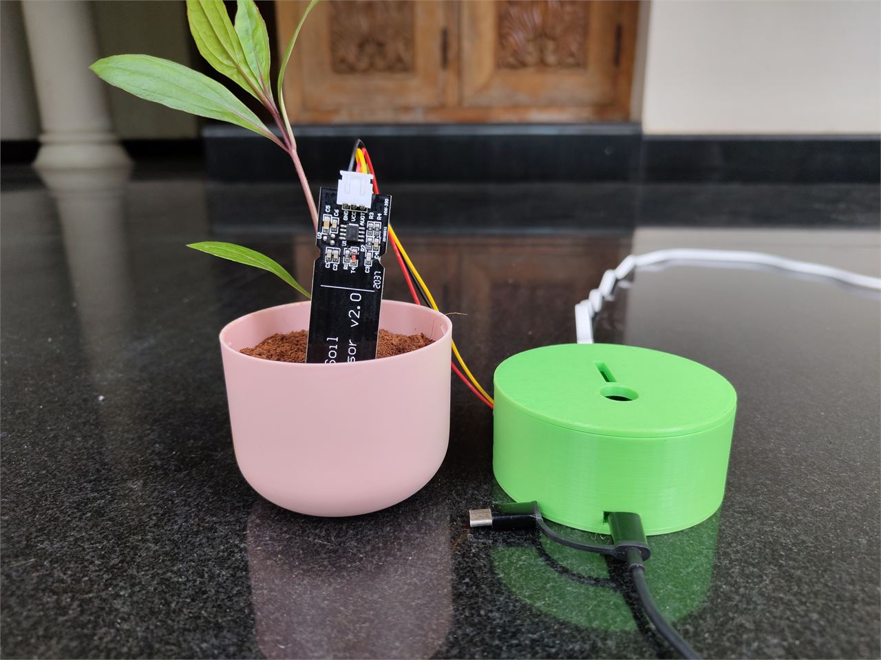 A simple SOIL MOISTURE LEVEL monitor